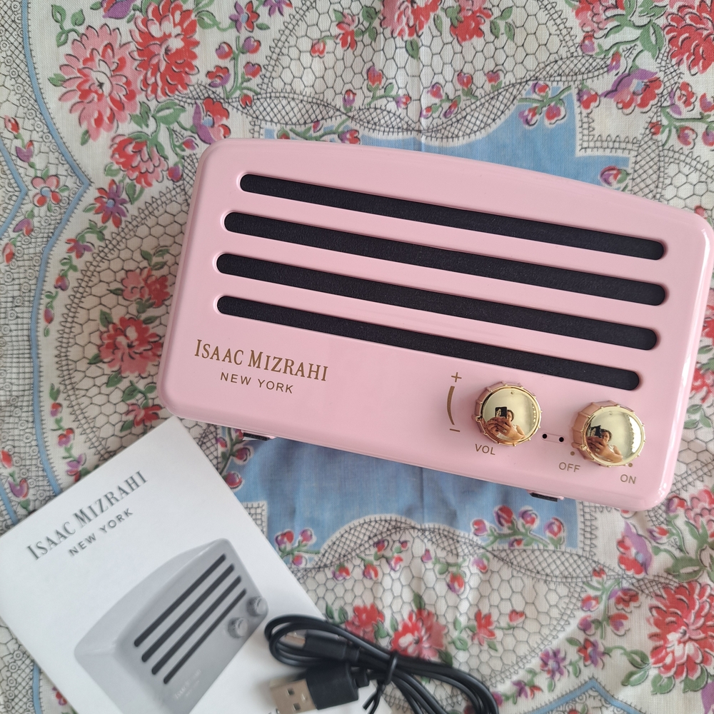 Isaac Mizrahi Blush Bluetooth Radio with Gold Knobs